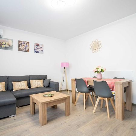 Cozyhome Brasov Exterior photo